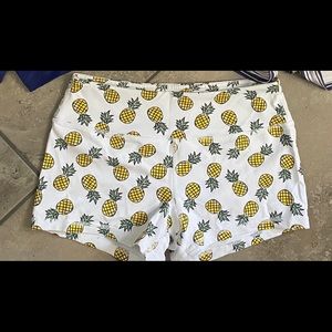 Savage barbell pineapple shorts